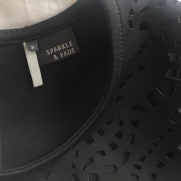 Sparkle & Fade Crop top - Picture 3 of 5